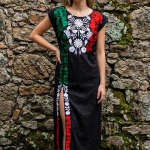 Tricolor Traditional Dress, Sunflowers Dress, Beautifully Embroidered  Patriotic Mexican Dress, Vestido Mexicano, Mexican Fiesta Dress.