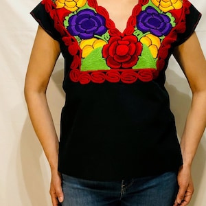 PLUS SIZE Mexican Blouse, Embroidery blouse, Blusa Típica, Best Gift for her, Blusa Mexicana,5 De Mayo outfit.