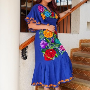 guatemalan embroidered dress 1970s Hand-Woven & Embroidered Guatemalan Huipil Dress main image 1