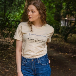 Camiseta Meet Me At The Provence Fields of Lavender Sustentável Coleção The Love Letter The South of France & Co