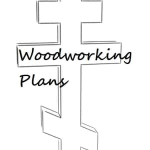 Puede incluir: Dibujo en blanco y negro de una cruz con el texto "Woodworking Plans" en el centro.