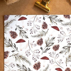 carte de vœux carrée forêt pommes de pin champignons vrilles papier naturel