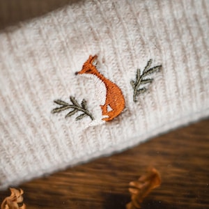 Fox hat embroidered unisex Kuschel Beanie weiß