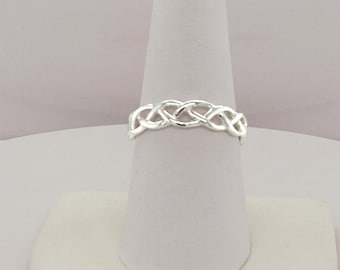 925 Sterling Silver High Polish Braid Ring. Stunning Silver Celtic Ring. Silver Ring in many US sizes 6,7,8,9,10. High quality. Gift for her