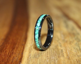 Ceramic Ring With Kiwi Opal Inlay