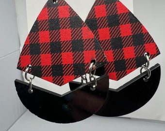 Orecchini pendenti a quadri/neri in due parti