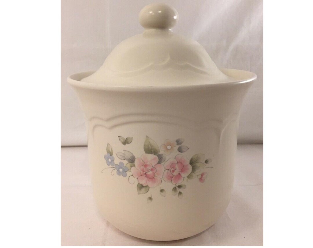 Pfaltzgraff Tea Rose Canister With Lid large Size Excellent Condition