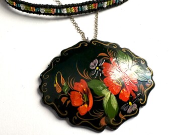 Hand-Painted Poppy Pendant Necklace – Black Lacquered Floral Medallion