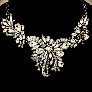 Jerollin Crystal Rhinestone Statement Necklace - Vintage Choker Bib Collar With Pearls & Tassel For Evening Parties