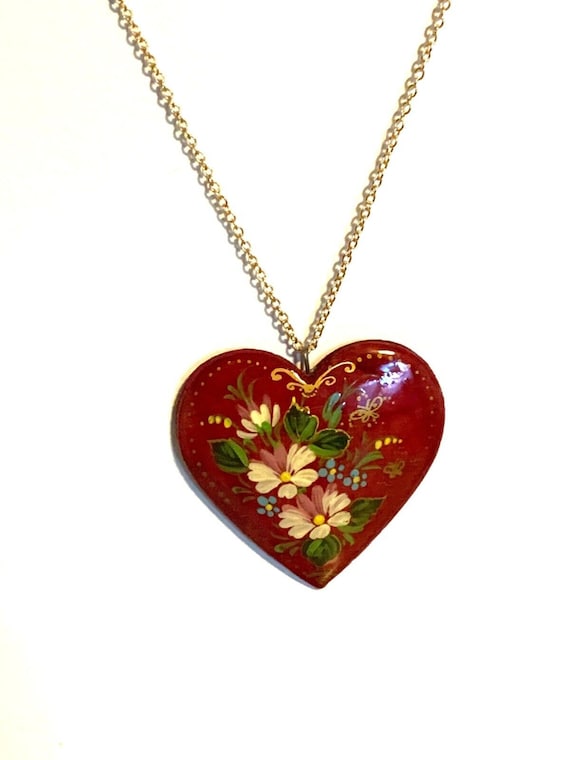 Hand-Painted Wooden Red Heart Necklace with Cream 