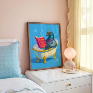 Arte divertido para el baño, arte animal caprichoso, libro de palomas leyendo, cagando sobre personas, descarga digital imagen 6