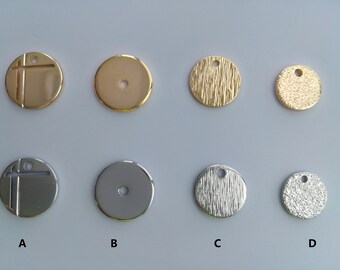 Amuletos de disco redondos pequeños de latón chapado en oro al por mayor, amuletos de disco texturizados, discos de racimo, encanto de disco grabado, discos rondelle, oro o plata