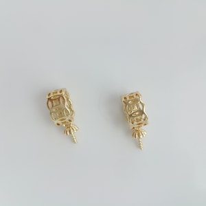 Wholesale Gold Plated Vintage Coin Pattern Peg Bails, Pearl Pendant Bails, Half-drilled Bead Bails, Diy Jewelry Making Supplies, 8x14mm