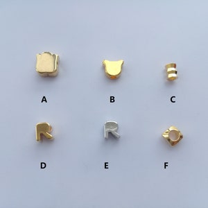 Venta al por mayor de latón chapado en oro pequeño oso/tubo/letra R/cuentas espaciadoras cuadradas, oro o plata, suministros para hacer joyas
