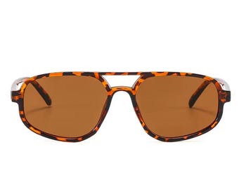 Willa Aviator Sunglasses | Retro Lightweight Shades | Tangle Free Unisex Eyewear | UV Protection Sunglasses in Marble Tortoise