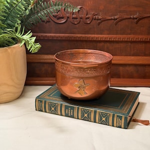 Vintage Solid Copper Pilgrim/Dutch Boy Planter ~ Copper Cachepot ~ Bohemian Decor ~ Farmhouse, Primitive Decor ~ French Copper