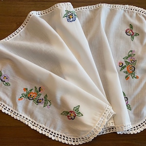 Vintage Handmade Spring Floral French Linen Table Runner with Embroidered Flowers & Crochet Hem ~ Farmhouse Vintage Table Linen Runner