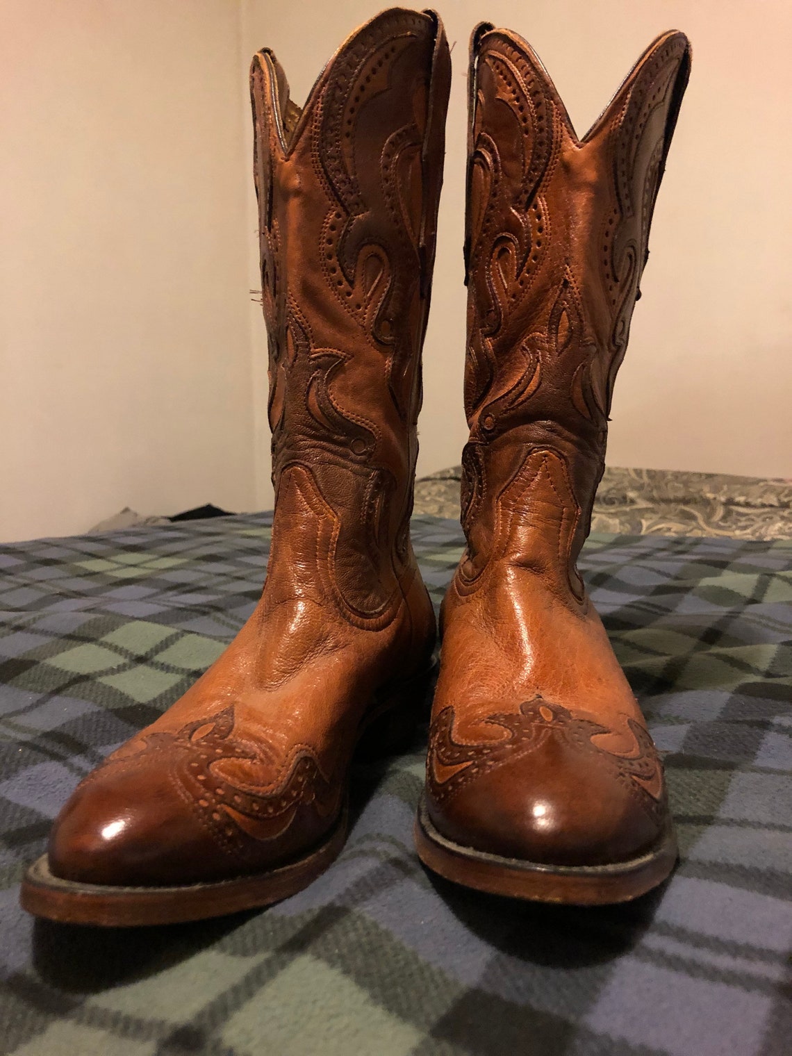 flashy cowboy boots