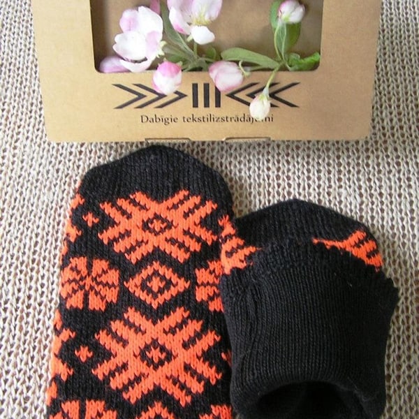 Hand knitted wool mittens.Warm mittens.Double mittens.Mittens with lining .Black with orange .Cristmas gift .Unisex mittens.