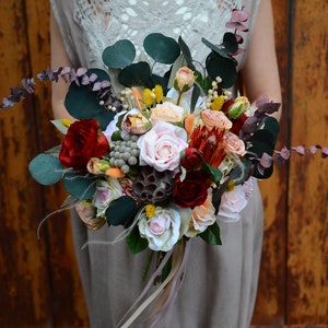 Burgunder Blumen Brautstrauß Faux Bouquet Hochzeit im Herbst Peony Eukalyptus Brautjungfer Bouquet Hochzeit Seidenblumen Boho Hochzeit 18 Zoll