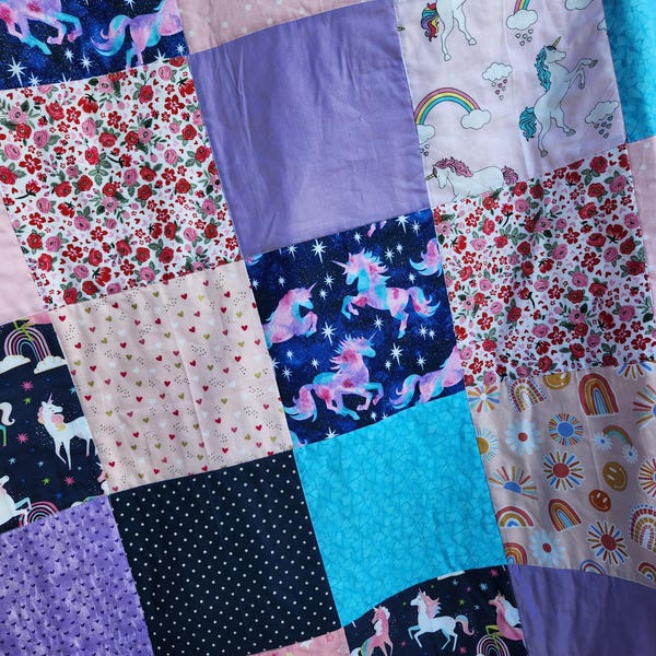 Unicorn Floral Pattern Print Bed Set Quilt main image 0