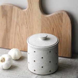 Ceramic Garlic Keeper, Handmade Stoneware Garlic Pot, kitchen and dining, gift, single image 7