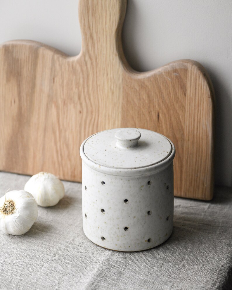 Ceramic Garlic Keeper, Handmade Stoneware Garlic Pot, kitchen and dining, gift, single image 7