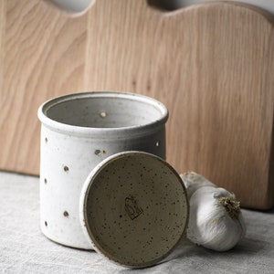 Ceramic Garlic Keeper, Handmade Stoneware Garlic Pot, kitchen and dining, gift, single image 3