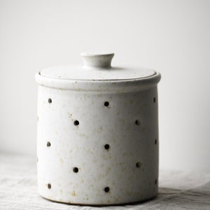 Ceramic Garlic Keeper, Handmade Stoneware Garlic Pot, kitchen and dining, gift, single image 5