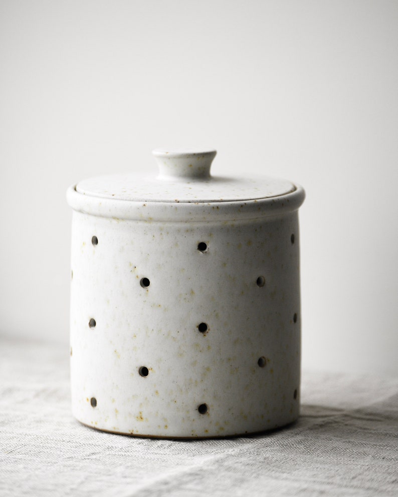Ceramic Garlic Keeper, Handmade Stoneware Garlic Pot, kitchen and dining, gift, single image 5