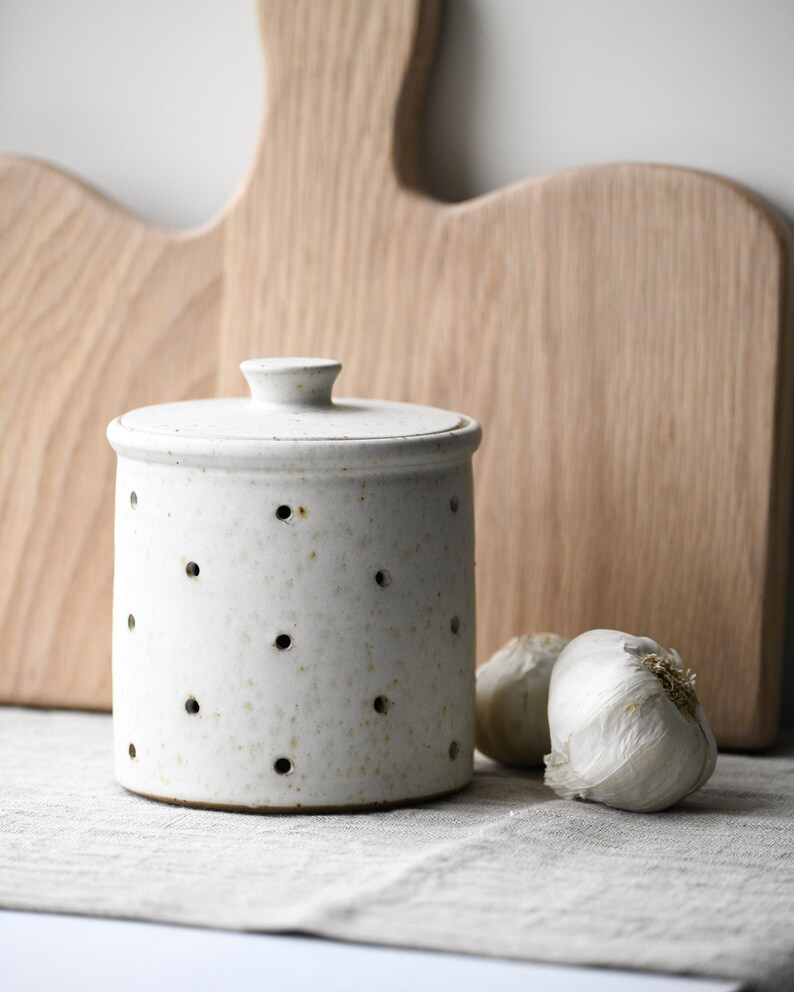 Ceramic Garlic Keeper, Handmade Stoneware Garlic Pot, kitchen and dining, gift, single image 4