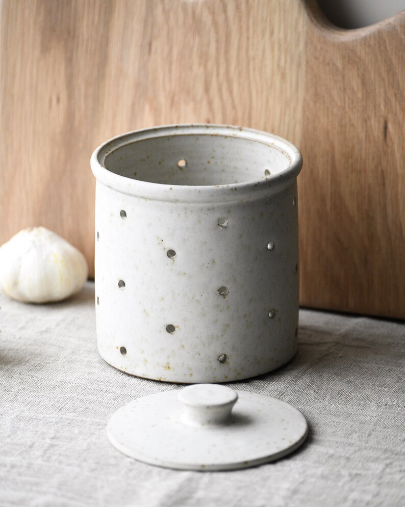 Ceramic Garlic Keeper, Handmade Stoneware Garlic Pot, kitchen and dining, gift, single image 6