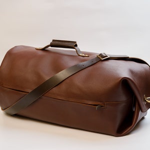 Travel Duffle Bag, Leather Duffle Bag, Military Style Duffle Bag, Leather Travelling Bag, Weekender Bag, Duffle for Men and Women, Backpack