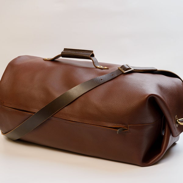 Travel Duffle Bag, Leather Duffle Bag, Military Style Duffle Bag, Leather Travelling Bag, Weekender Bag, Duffle for Men and Women, Backpack