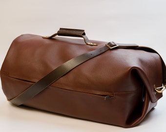 Travel Duffle Bag, Leather Duffle Bag, Military Style Duffle Bag, Leather Travelling Bag, Weekender Bag, Duffle for Men and Women, Backpack