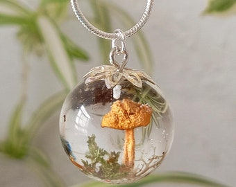 Real Mushroom Necklace, Pressed Moss Pendant, Forest Jewelry, nature resin ball, Terrarium mushroom necklace, Meadow pendant, Autumn jewelry