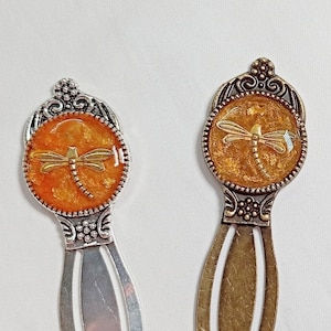 Dragonfly Bookmark from Scotland, Dragonfly in amber, Celtic Marker, Highlands Style, Gift for Reader, Resin Bookmark, gift for writer