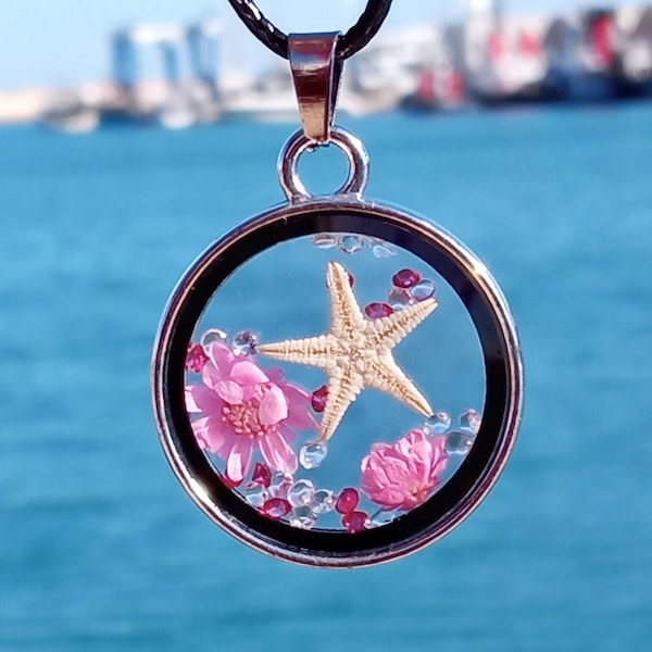 Starfish and dried flower pendant, Sea glass locket, Pressed flower necklace, Nature jewelry, Ocean pendant, nautical jewelry for women