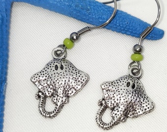 Manta ray earrings, Silver Animal earrings, Nautical jewelry, Beach earrings, Fashion Manta rays earrings, Boho jewelry, statement earrings