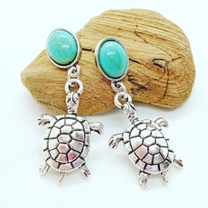 Sea turtle Earrings, Turtle Jewelry, turquoise stone jewel, Aquatic Jewelry, Nautical Animal, Ocean earrings, Beach dangle earrings for her