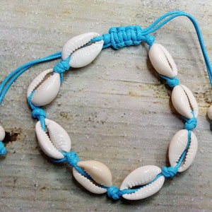 Adjustable Cowrie Shell Bracelet, Handmade Bracelet Anklet, Dainty Bracelet with Genuine Cowrie shells, Summer jewelry, Seashell bracelet Azul