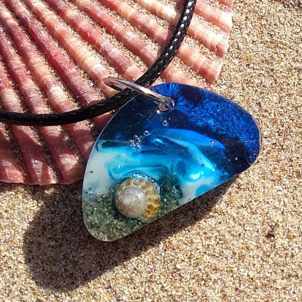 Beach Miniature, Beach Lover necklace, Beach Jewelry, Sand Necklace, Ocean resin pendant, Mermaid Jewellery, Inspiration jewelry, Boho beach