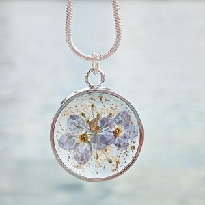 Elegant Forget Me Not necklace with Gold Leaf, Round Pressed Flower pendant, Dried Flower jewelry, cute floral jewelry, botanical jewelry