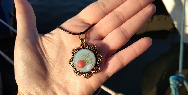 Resin jewelry Rarity pendant Red seashell Summer pendant Mother/'s Day gift Ocean pendant Mermaid jewelry Sea necklace Women present