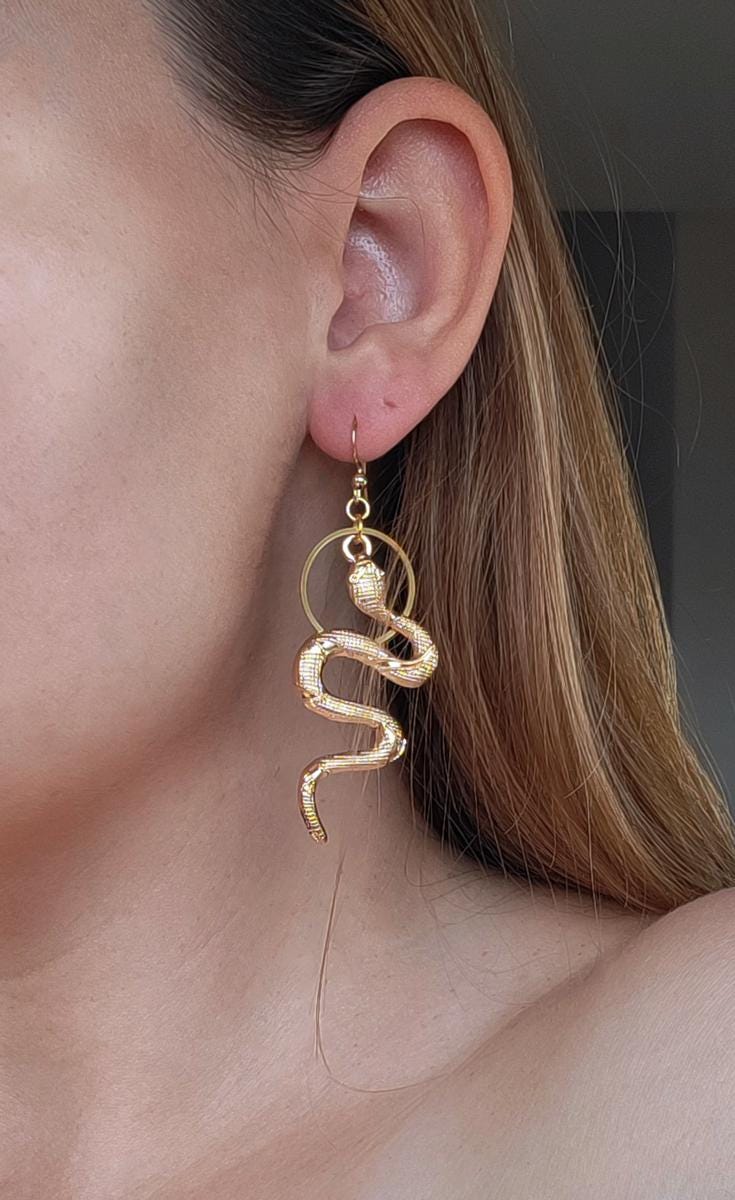 Anello antico a forma di serpente in oro giallo 18K con smeraldi, anni - Antichità Galliera