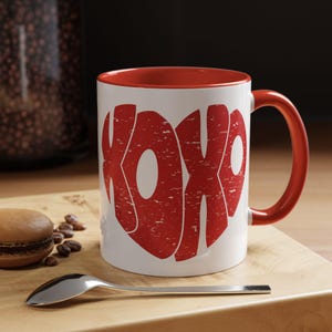 Caneca Retro XOXO Coração: Xícara de Café para o Dia dos Namorados