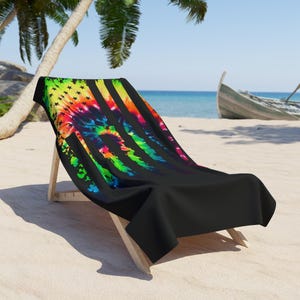 Tie Dye American Flag Beach Towel, Grunge Flag Towel, Patriotic Beach Blanket, USA Flag Bath Towel, Red White Blue Towel