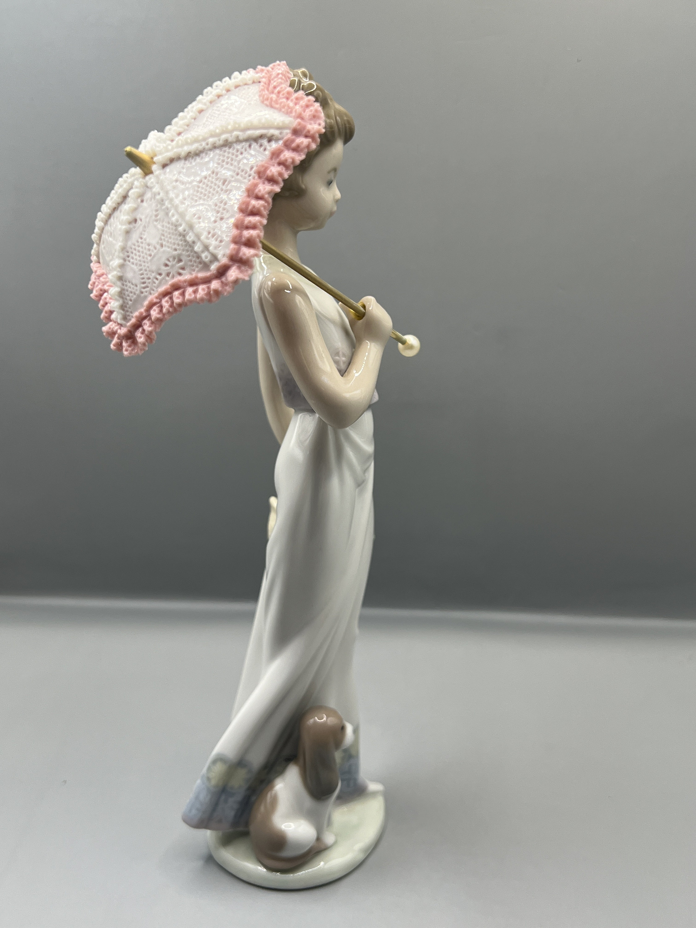 リアドロ パラソルを持つ娘 ヴィンテージ リヤドロ「ガーデン クラシック」 - パラソルを持つ少女