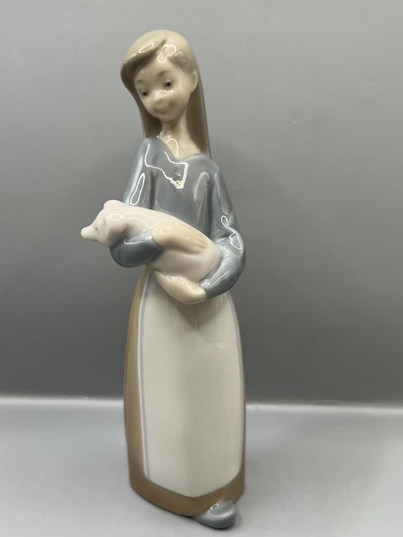 Lladro 陶器製女性像 壺を持つ