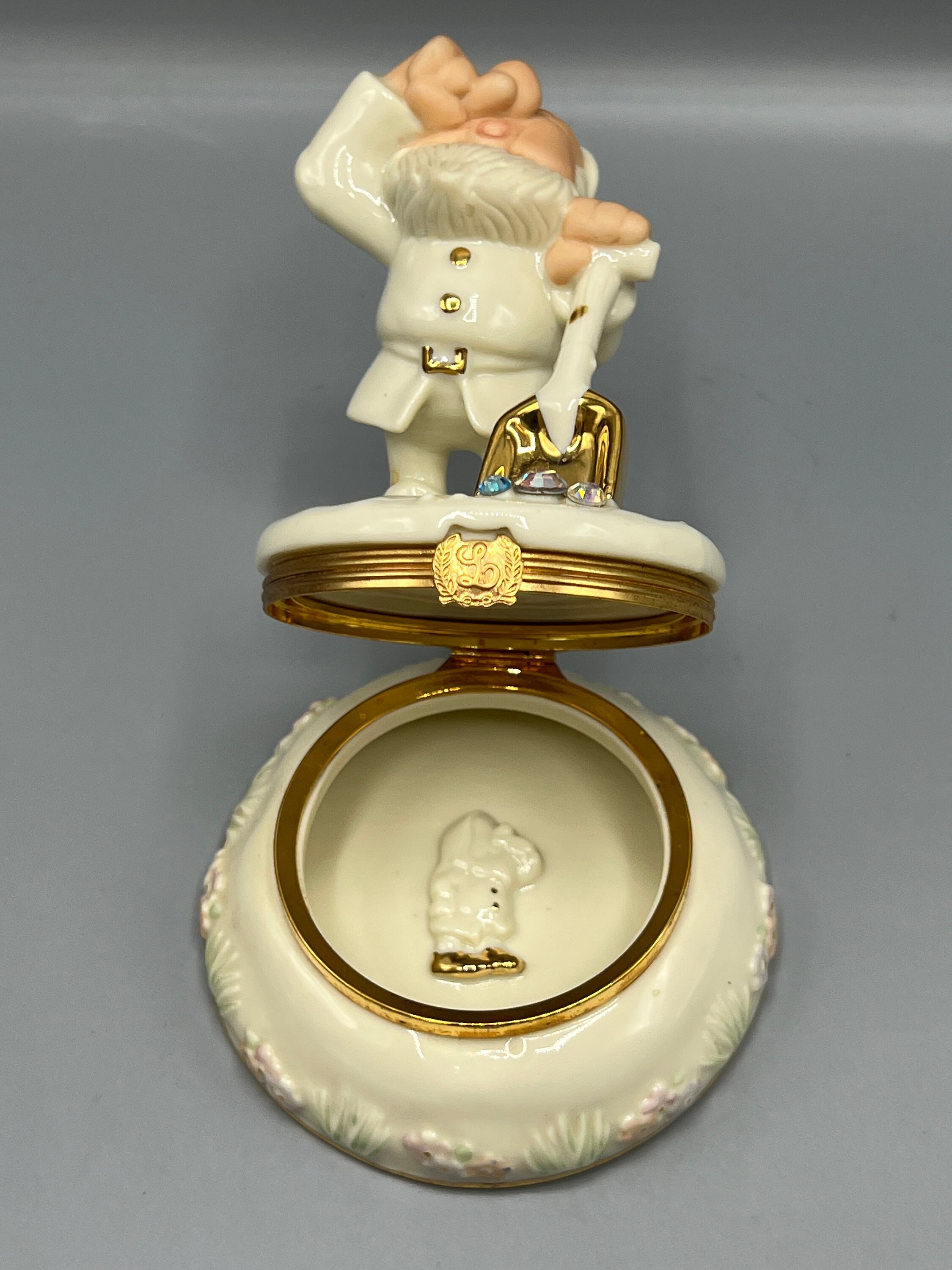 Lenox Treasures - Snow White and the Seven Dwarves - Sneezy